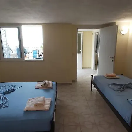 Magic Ionian & Guest house Himare