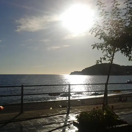 Magic Ionian & Guest house *